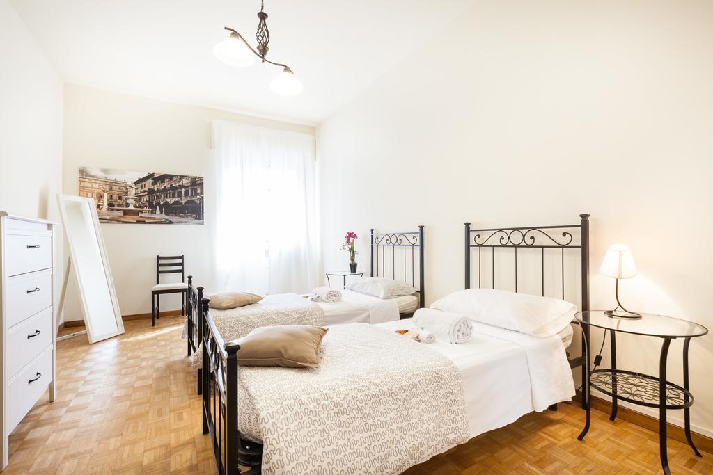 B&B Happiness - City Center Verona Exterior photo